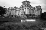 Damals rund um den Reichstag: Ab durch die Mitte!
